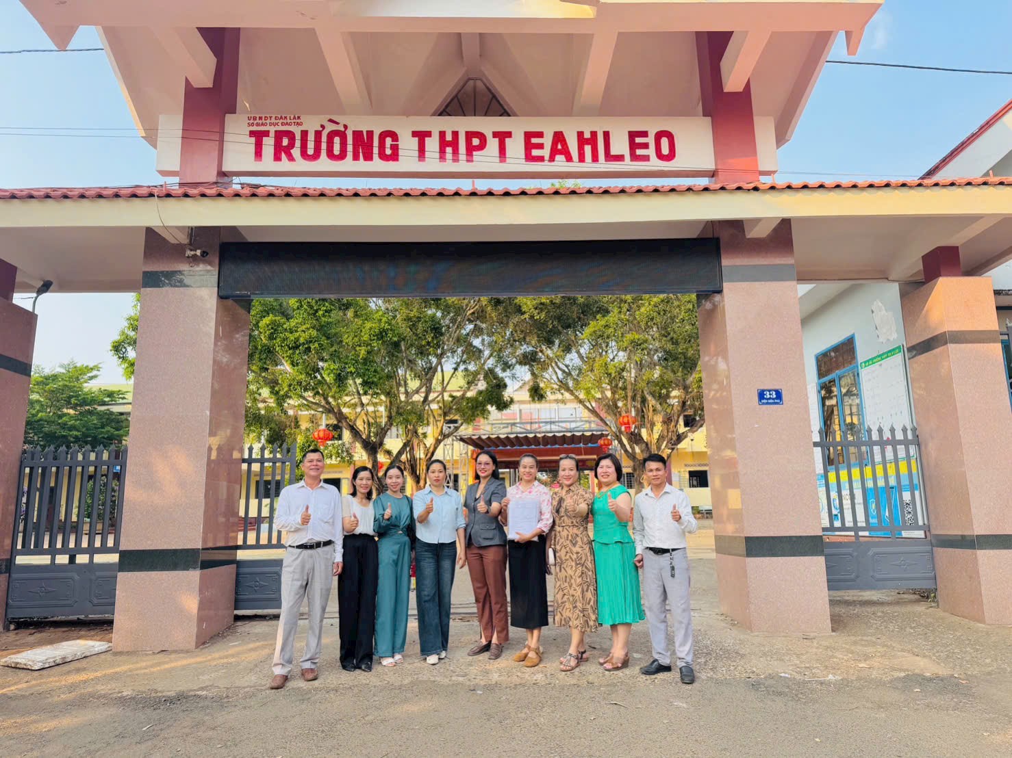 AZC Global đồng hành cùng THPT Ea H’Leo trao học bổng Ươm Mầm Tri Thức