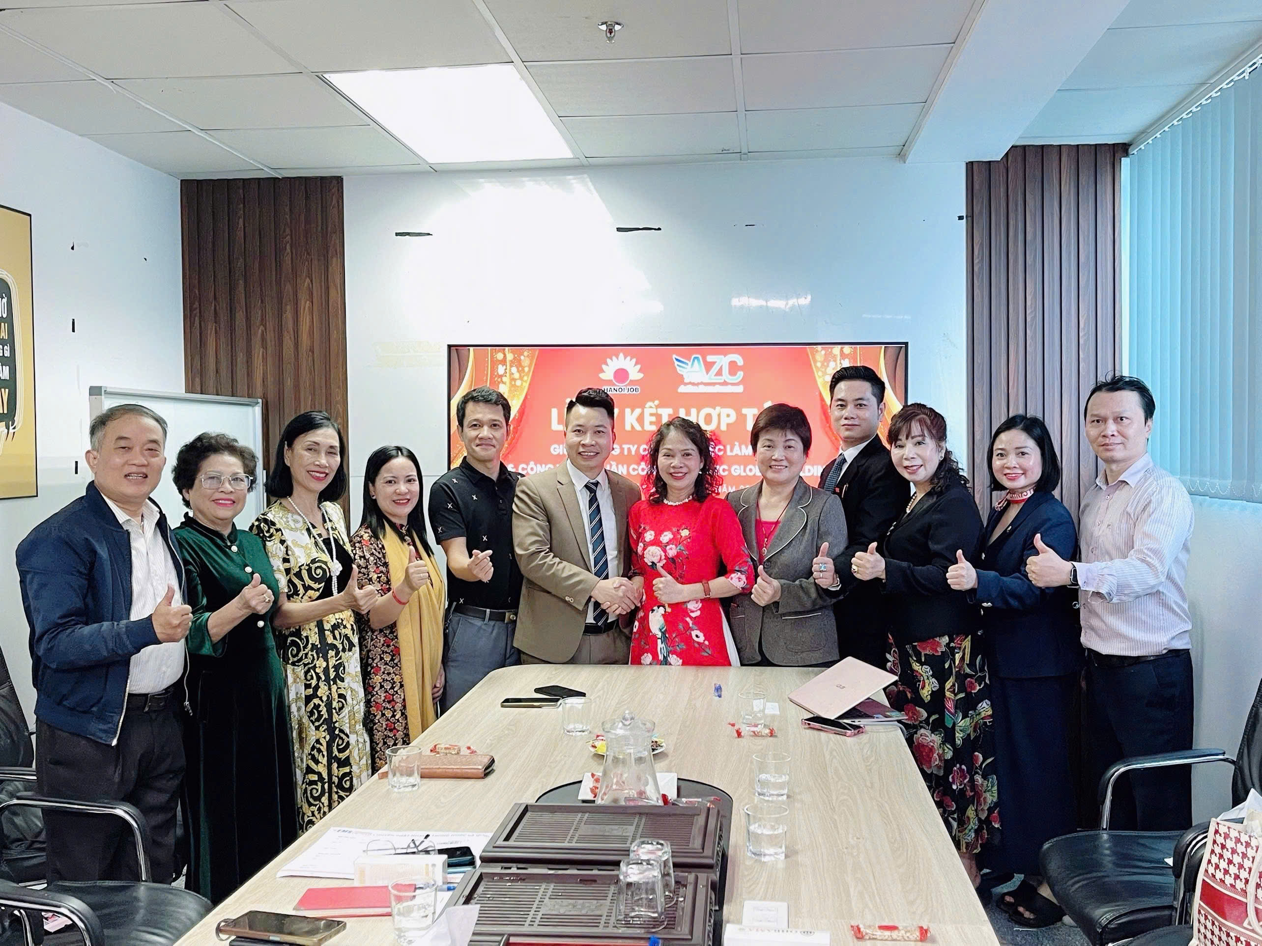 HÀ NỘI JOB và AZC GLOBAL hợp tác triển khai Quỹ Ươm Mầm Tri Thức